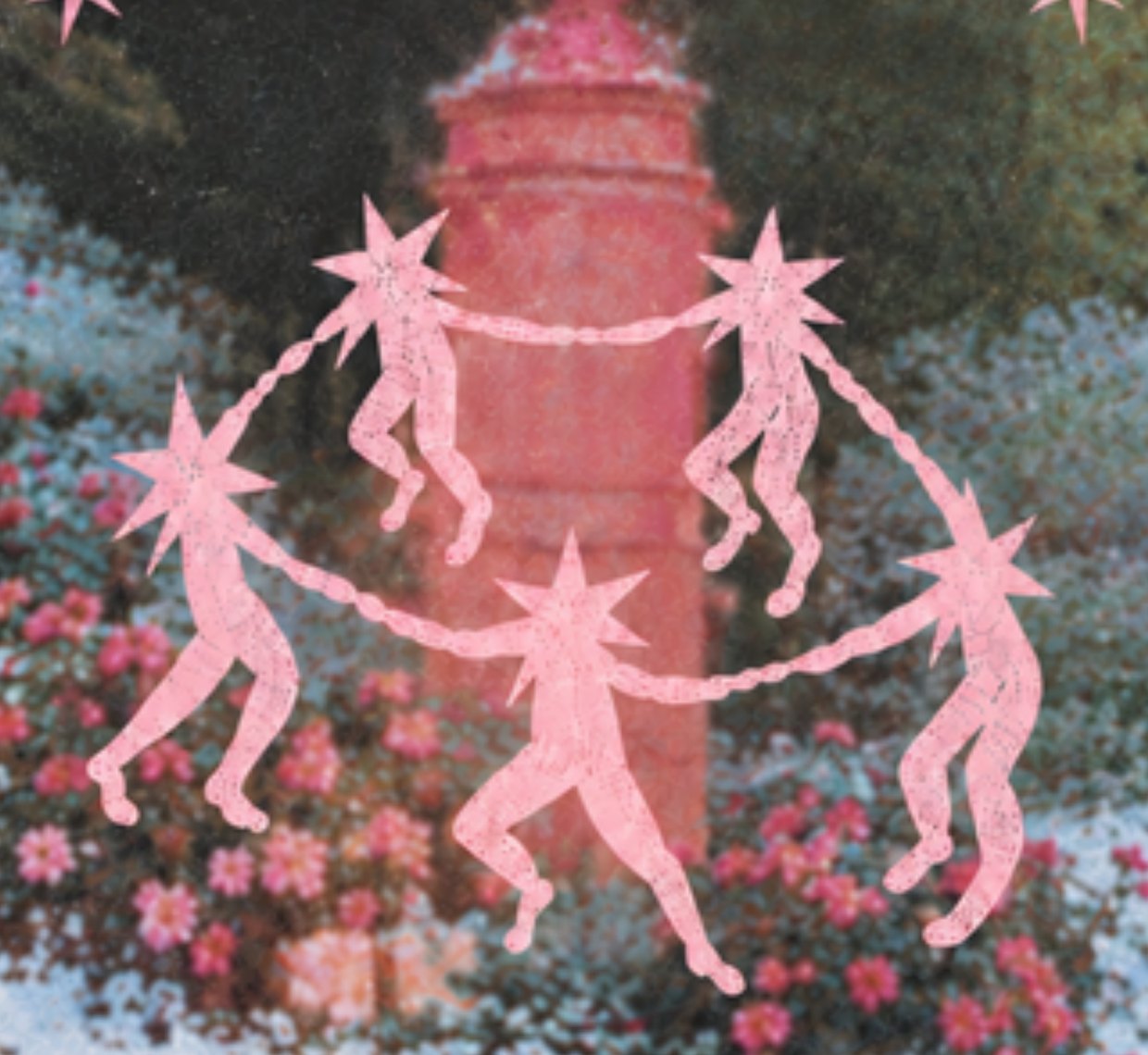 Ronda de figuras con cabeza de estrella en un jardín de azaleas